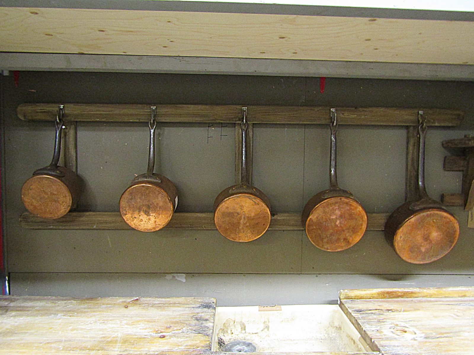 wall mounted kitchen pan rack