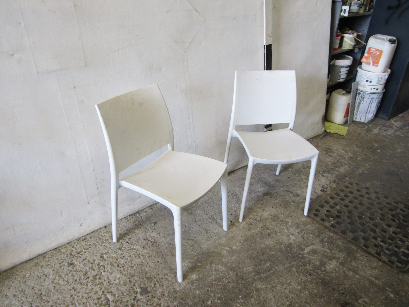 0085427 White Plastic Chairs / Stackable ( H 81 cm x 45 x 41 ) x 37 off
